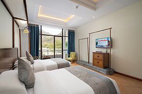 Guilin Crystal Crescent Moon Hotel