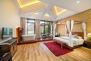 Guilin Crystal Crescent Moon Hotel