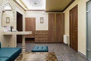 Sky Lux Hotel & Spa