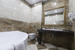 Sky Lux Hotel & Spa