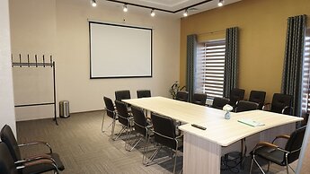 Sky Lux Hotel & Spa