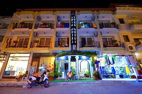 Bora Hotel