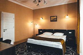 Apriori Hotel