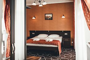 Apriori Hotel