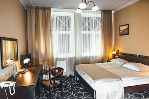 Apriori Hotel