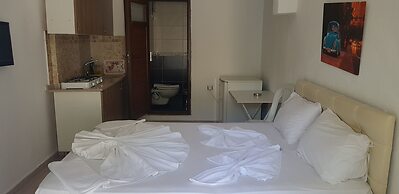 Santo Akyaka Home