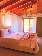 Santo Akyaka Home