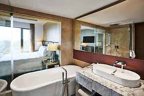 Hilton Garden Inn Lucknow
