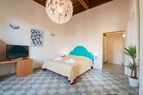 Paravia Suite