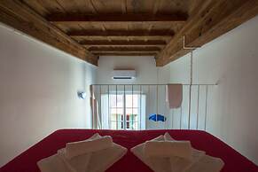 Paravia Suite
