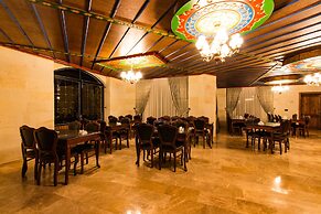 Empire Cave Hotel