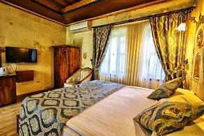 Empire Cave Hotel