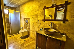 Empire Cave Hotel