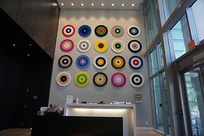 Luxury Mark on 10th