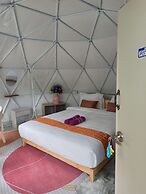 Everest Resort