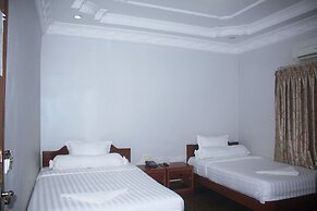 7 Makara Hotel