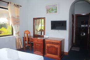 7 Makara Hotel