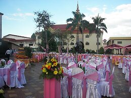 7 Makara Hotel