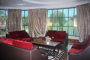 7 Makara Hotel