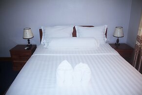 7 Makara Hotel