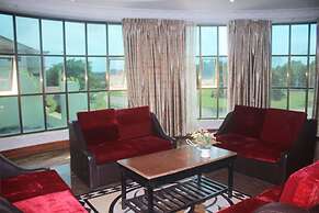 7 Makara Hotel