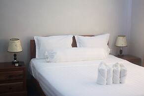 7 Makara Hotel