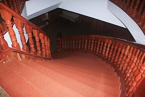 7 Makara Hotel