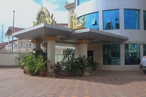 7 Makara Hotel