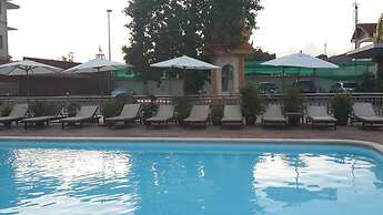 7 Makara Hotel