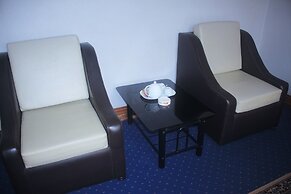 7 Makara Hotel