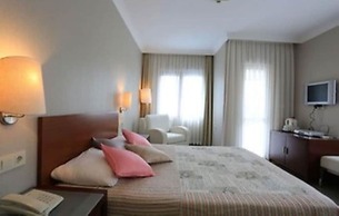 Summer Otel