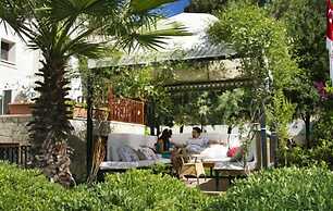 Summer Otel