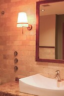 Phellos Suites