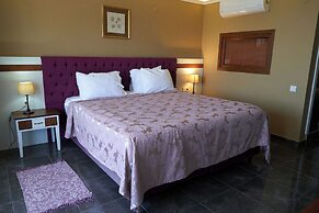 Phellos Suites