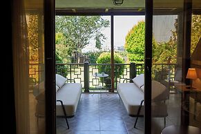 Phellos Suites