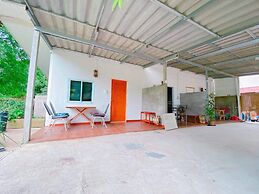 Chomlay Restaurant & Room for Rent