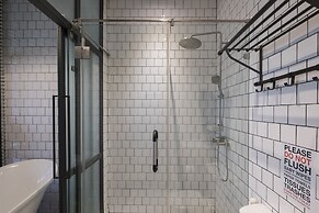 Iron32 Hotel