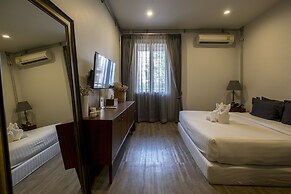 Iron32 Hotel