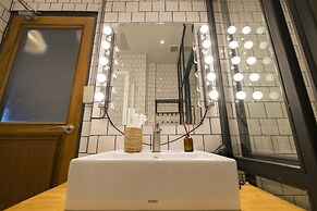 Iron32 Hotel