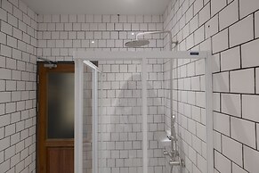 Iron32 Hotel