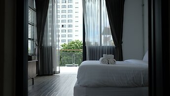 Iron32 Hotel
