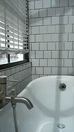 Iron32 Hotel