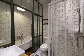 Iron32 Hotel