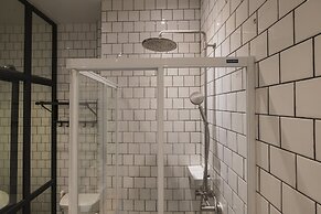 Iron32 Hotel