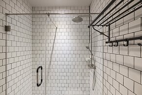 Iron32 Hotel