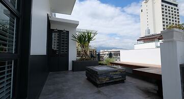 Iron32 Hotel