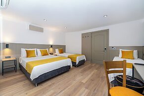 Lemon Hotel