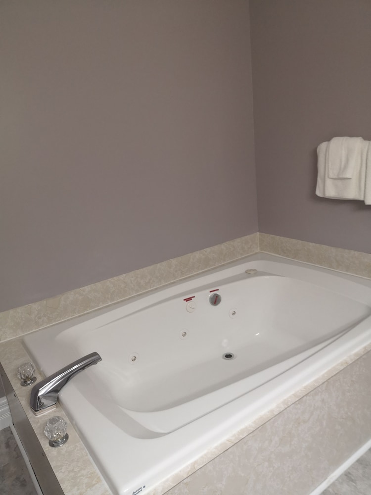Seaport Inn