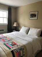 Seaport Inn