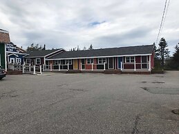 Seaport Inn